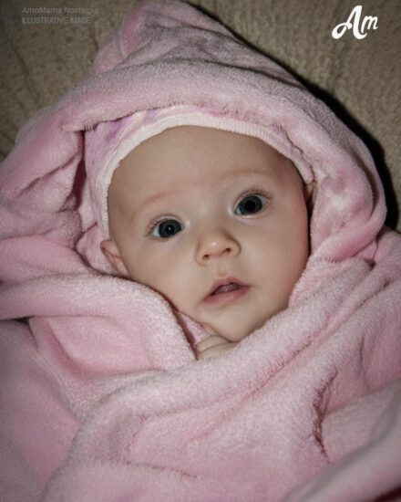 I Found a Crying Child on the Back Seat of a Bus – The Next Day a Rolls-Royce Pulled up in Front of My House