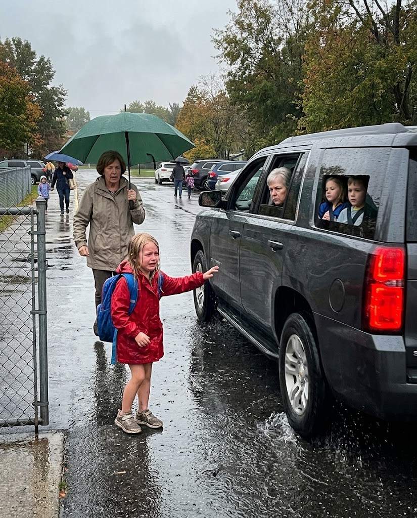 They Left Her in the Rain—Then Learned Who Was Paying Their Bills