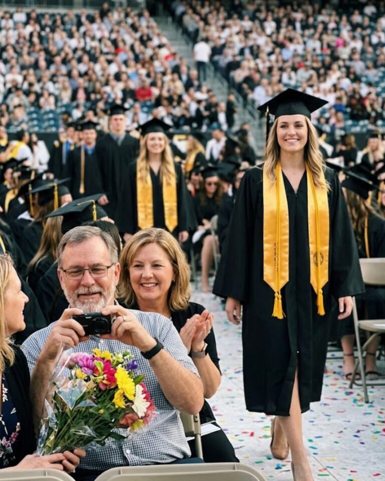 How I Beat My Family’s Favoritism and Secretly Won My Sister’s Dream College-rosocute
