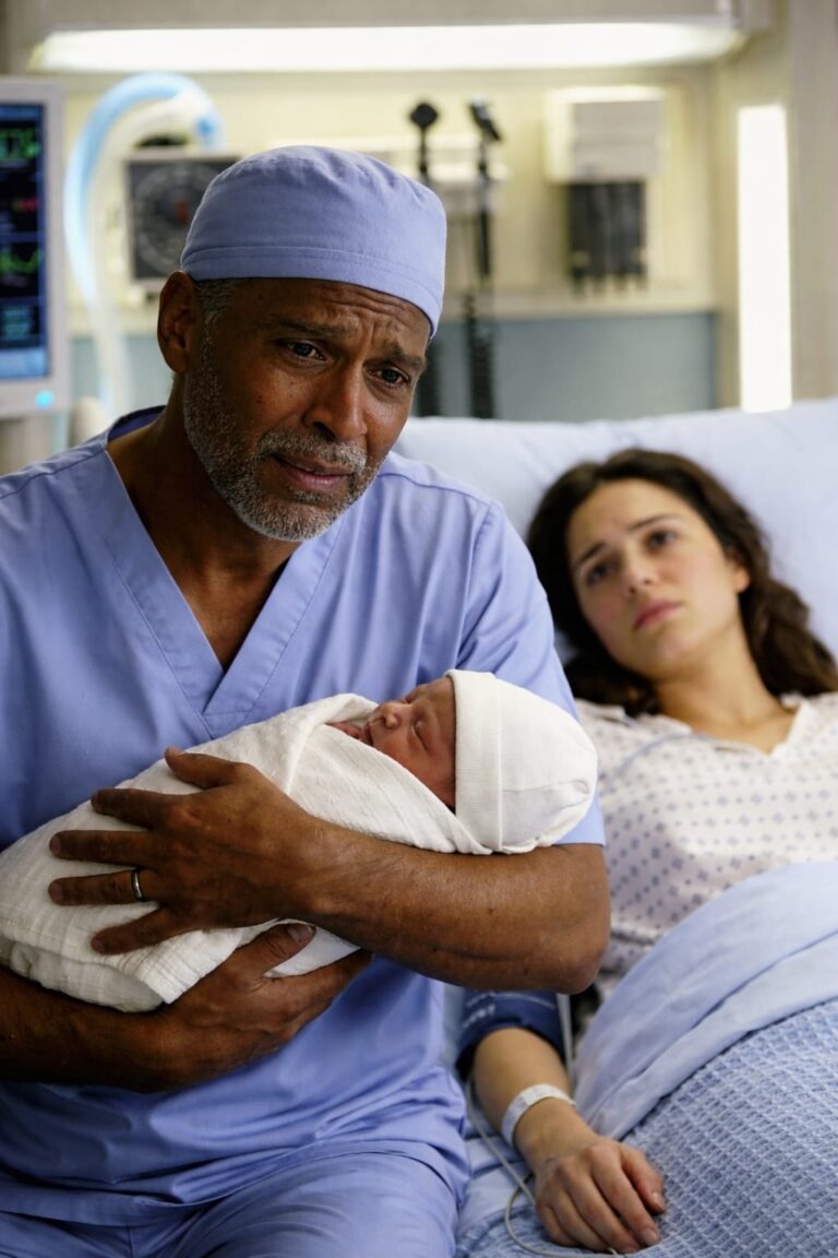She went to the hospital alone to give birth—but the moment the doctor saw her baby, he broke down in tears…
